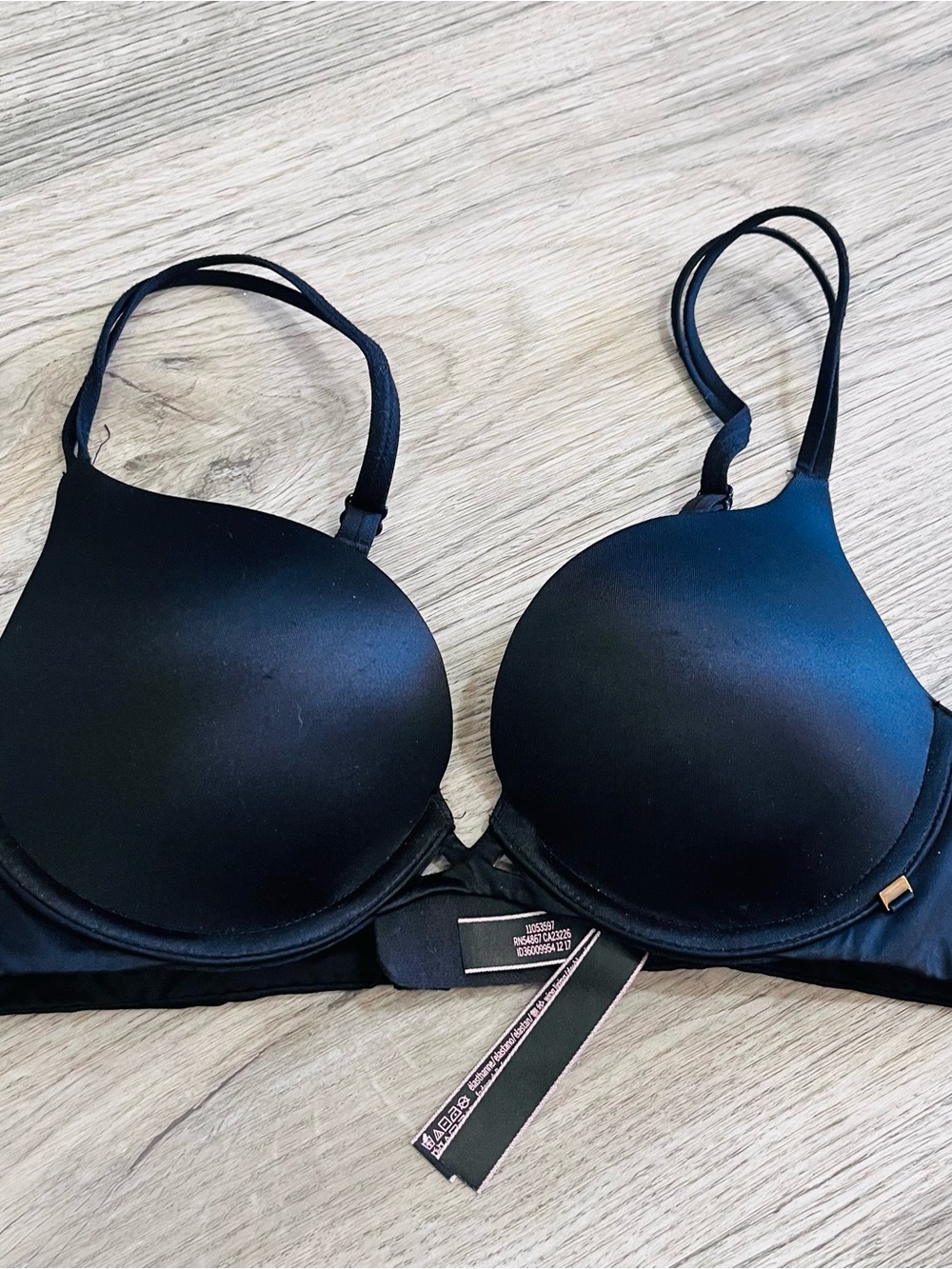Victoria's Secret Black Smooth T-Shirt Bra with Light Padding